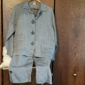 NWT Focus 2 piece gray capri pant set